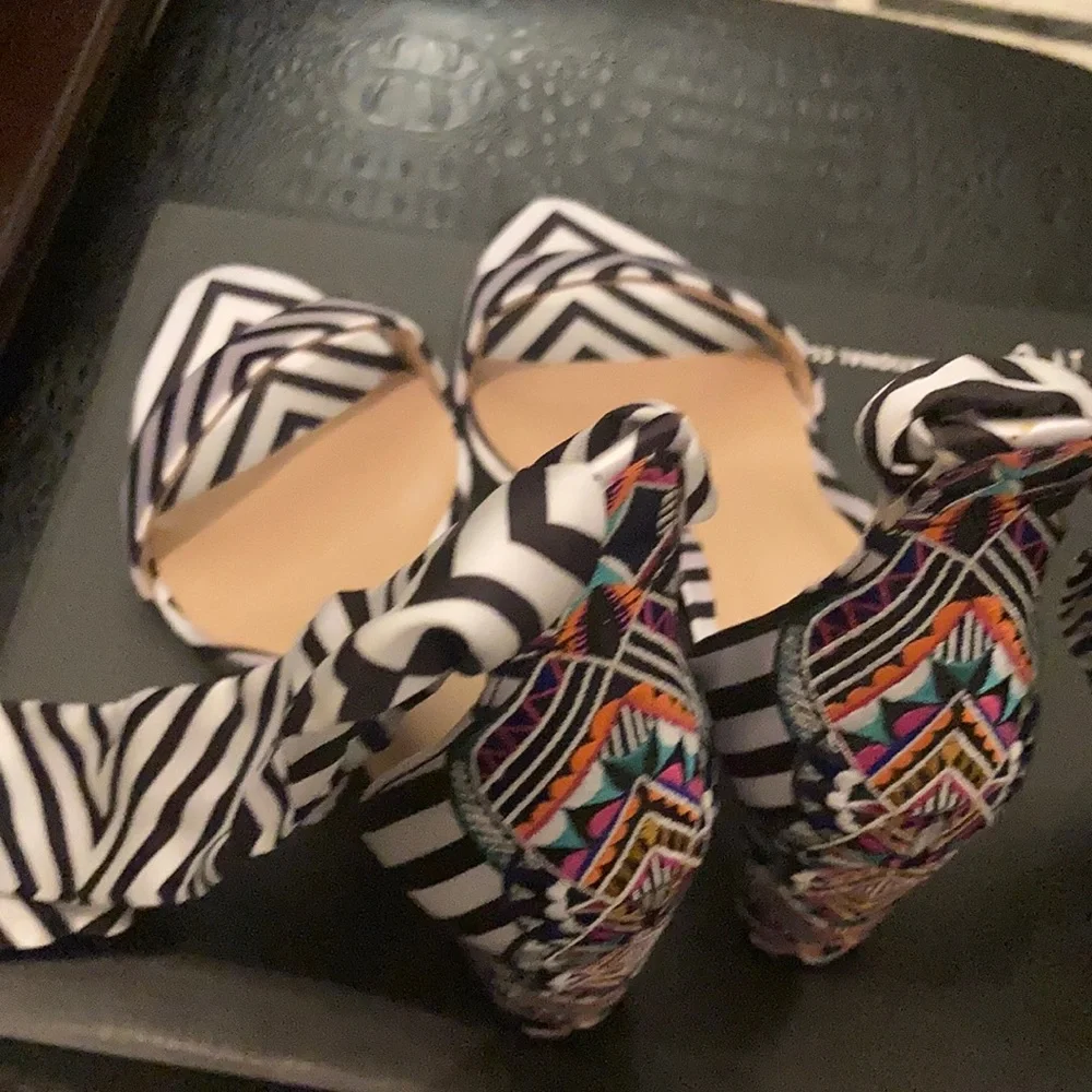INC International Concepts satin striped black and white heels - Picture 5 of 8